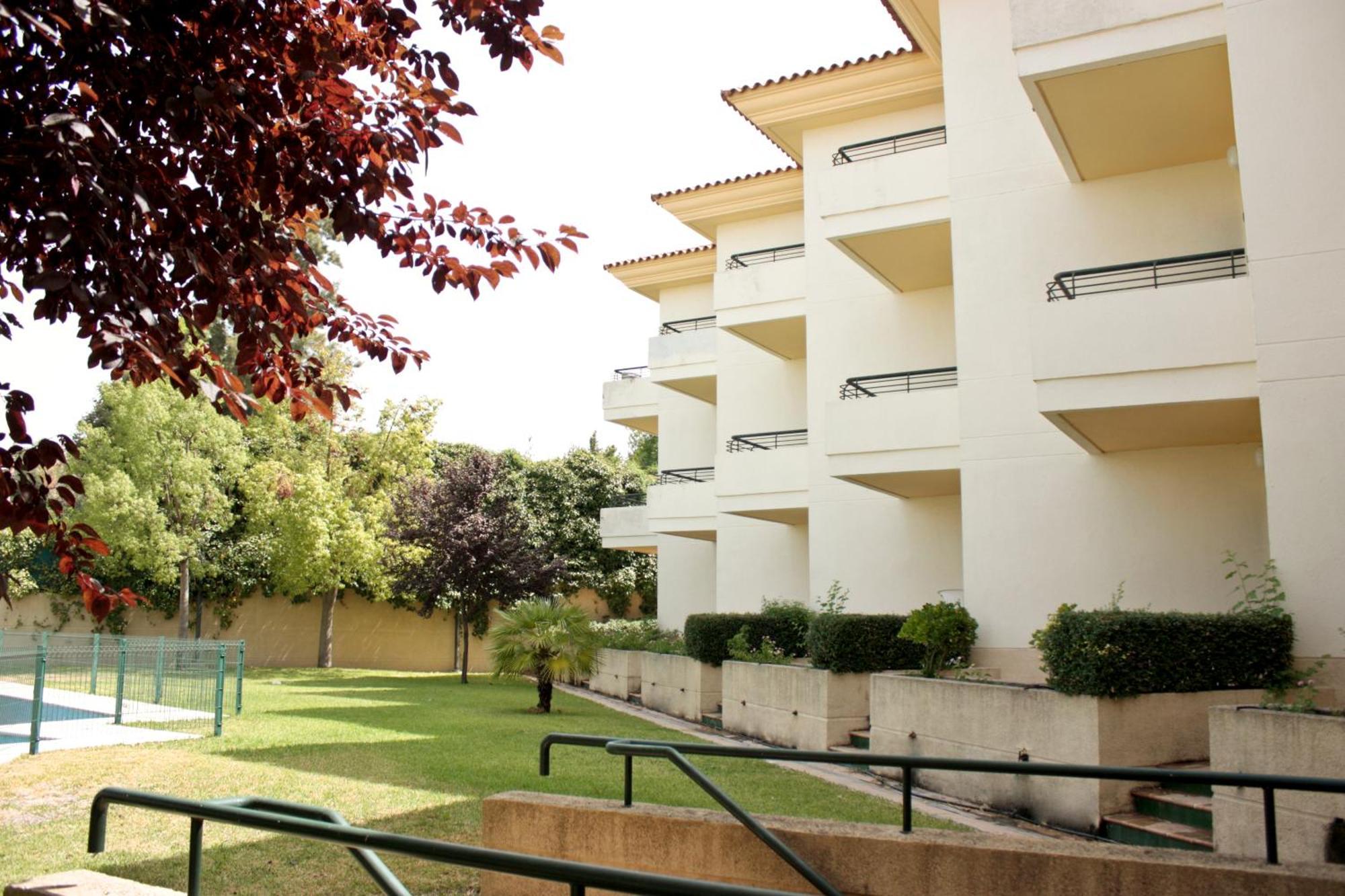 Hospedium Hotel Apartamentos Simon Verde Mairena del Aljarafe Exterior photo